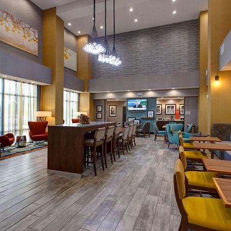 Hampton Inn & Suites-Wichita/Airport, Ks Exteriör bild