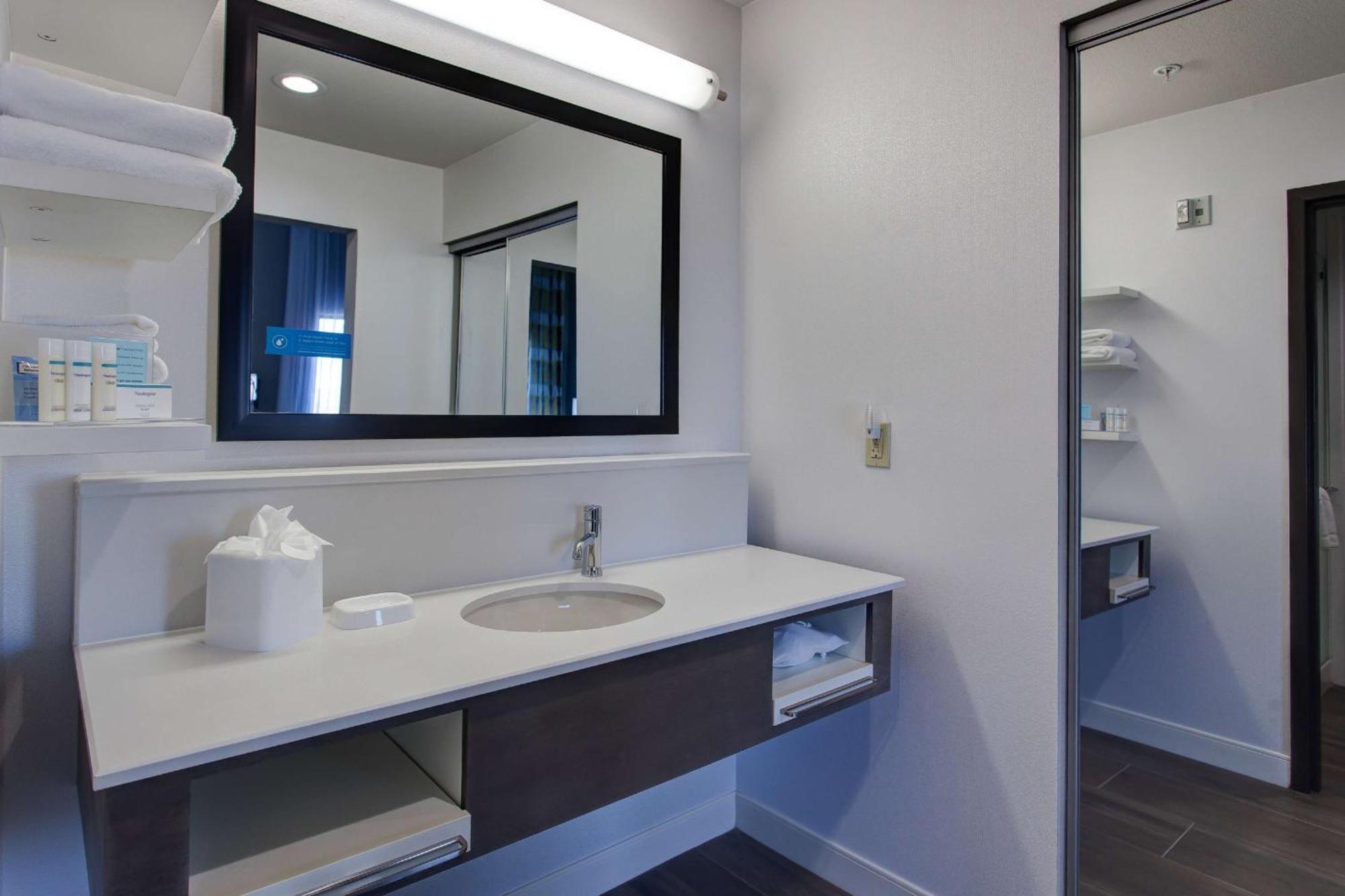 Hampton Inn & Suites-Wichita/Airport, Ks Exteriör bild