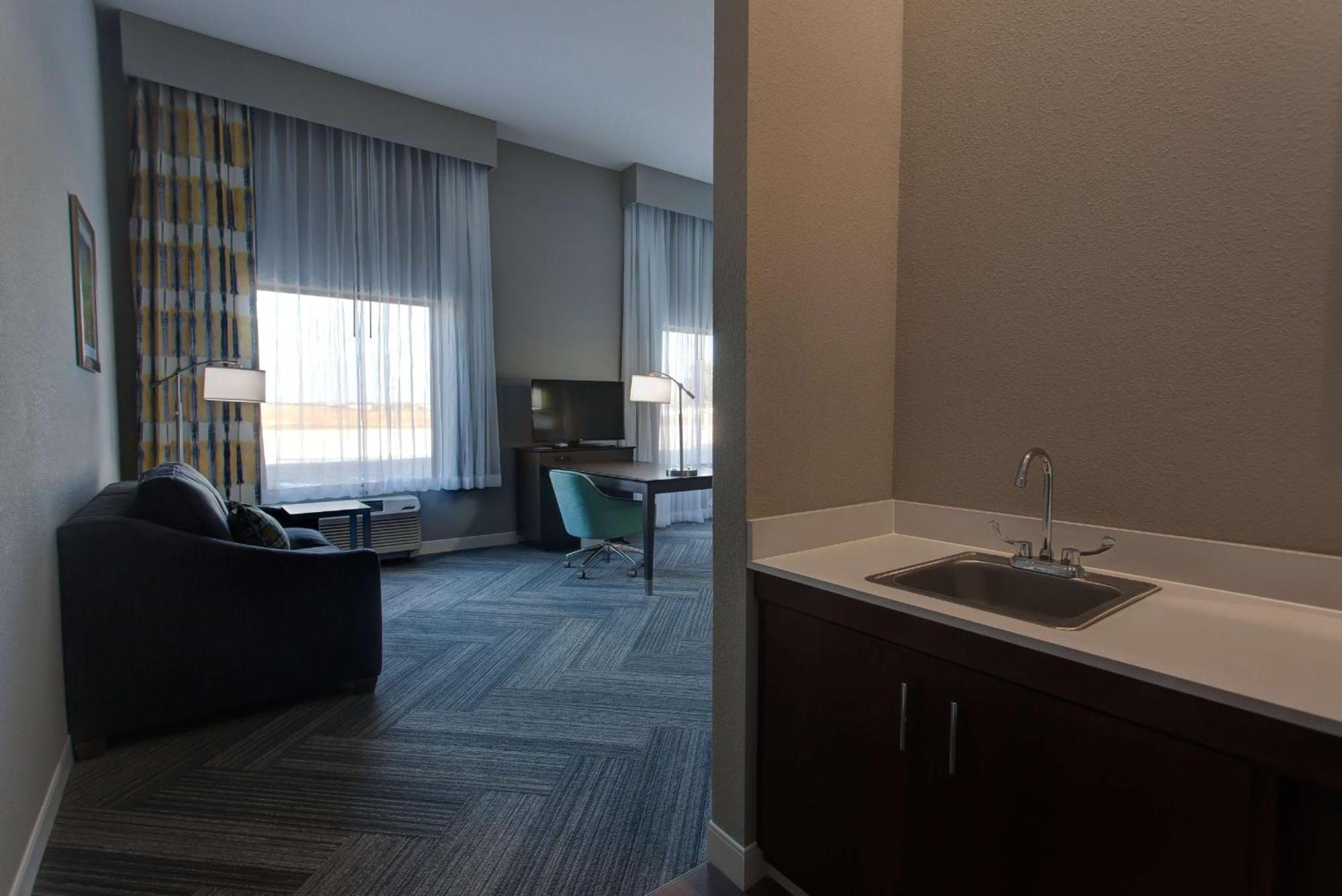 Hampton Inn & Suites-Wichita/Airport, Ks Exteriör bild
